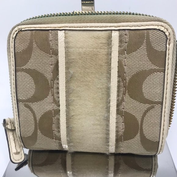 COACH Leather Cream Tan Rectangular Wallet - Picture 2 of 7